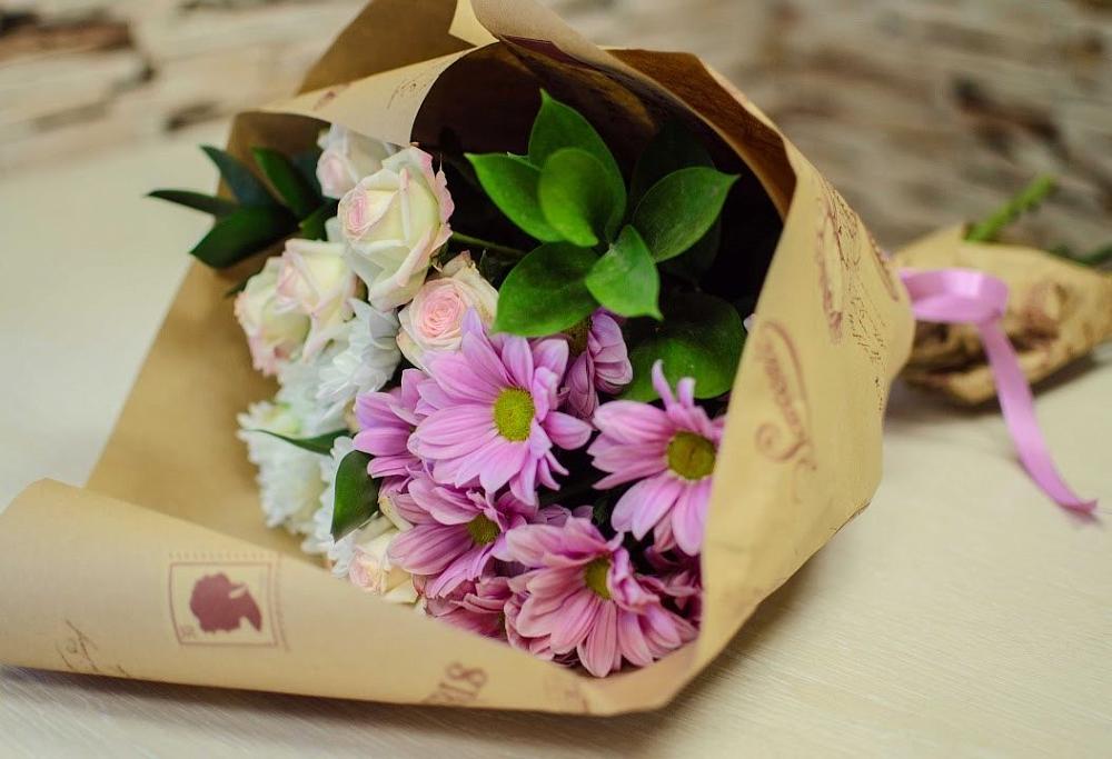 Букет цветов из: Розы и Хризантемы в Артемовском Свердловской области