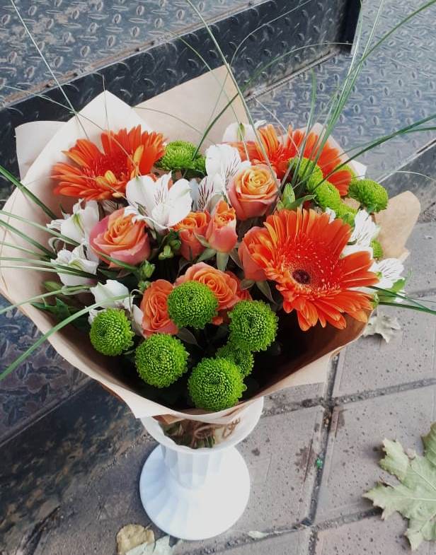 Букет цветов из: Герберы, Хризантемы, Альстромерии и Розы в Артемовском Свердловской области