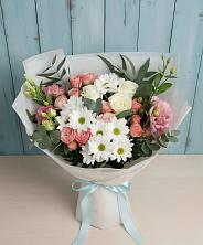 Букет цветов из:  Розы, Лизиантусы и Хризантемы в Артемовском Свердловской области