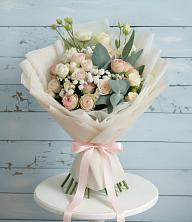 Букет цветов из:  Розы и Лизиантусы в Артемовском Свердловской области