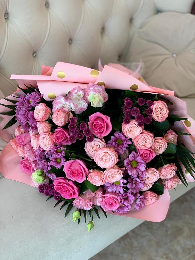 Букет цветов из: Хризантемы, Розы и Лизиантусы в Артемовском Свердловской области