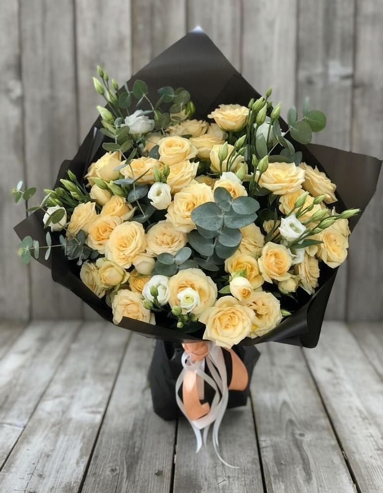 Букет цветов из: Розы и Лизиантусы в Артемовском Свердловской области