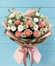 Букет цветов из:  Розы, Альстромерии и Лизиантусы в Артемовском Свердловской области