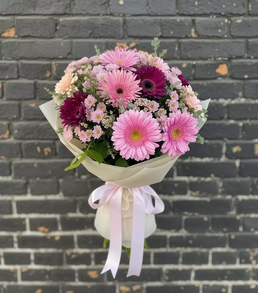 Букет цветов из: Герберы и Хризантемы в Артемовском Свердловской области