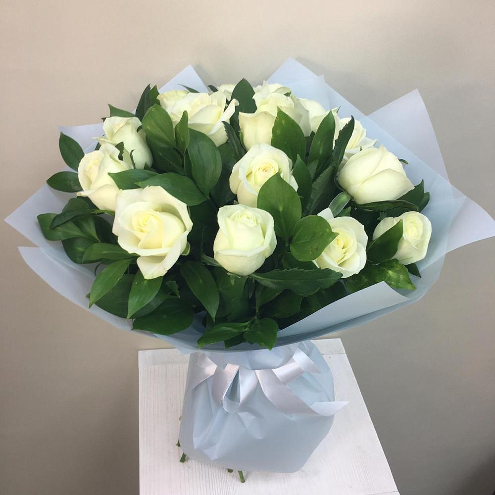 Букет 15 Белых роз Проуд в Артемовском Свердловской области