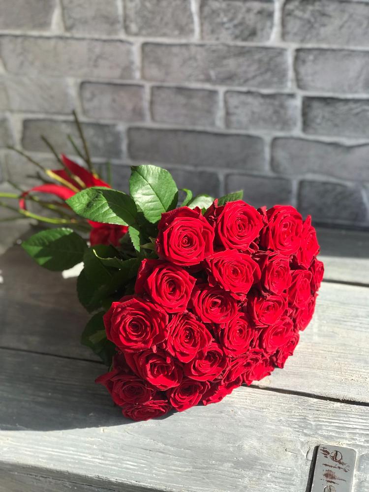 Букет Красные розы Фридом в Артемовском Свердловской области