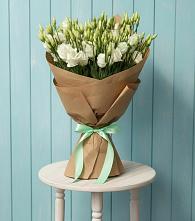 Букет цветов из:  Лизиантусы в Артемовском Свердловской области