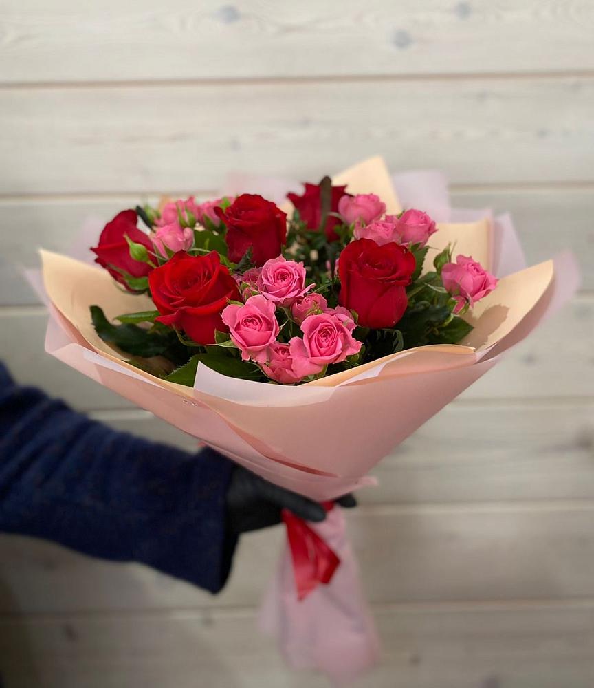 Букет цветов из: Розы в Артемовском Свердловской области