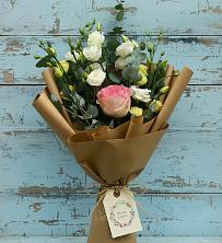 Букет цветов из:  Розы и Лизиантусы в Артемовском Свердловской области