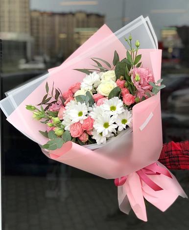Букет цветов из: Розы, Лизиантусы и Хризантемы в Артемовском Свердловской области