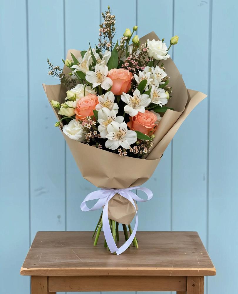 Букет цветов из: Альстромерии, Лизиантусы, Розы и Хризантемы в Артемовском Свердловской области