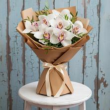 Букет цветов из:  Орхидеи и Розы в Артемовском Свердловской области