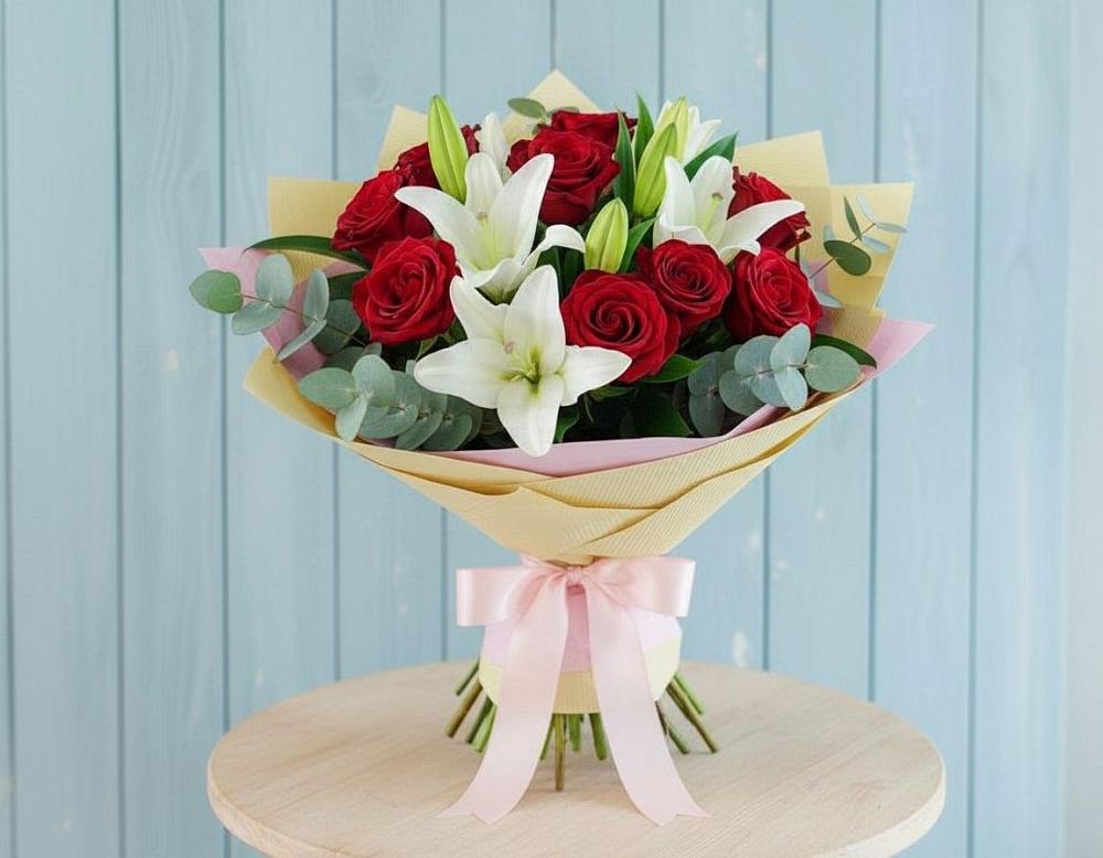 Букет цветов из: Лилии и Розы в Артемовском Свердловской области